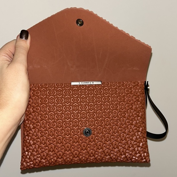 Lommer EvaPocket wristlet- Brown/Rust- never used - Picture 5 of 6